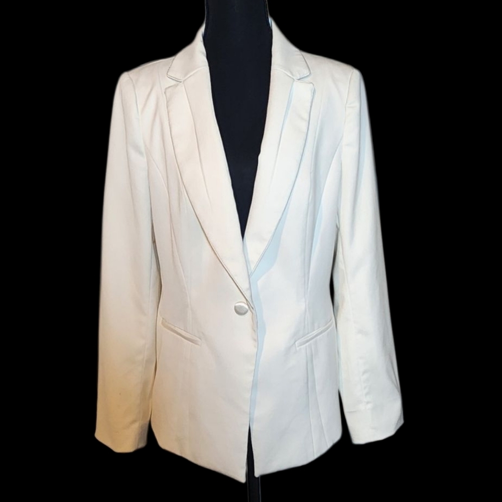 White House Black Market Elegant Cream Blazer